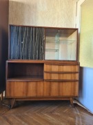 Kredens Jitona z 1966 r.