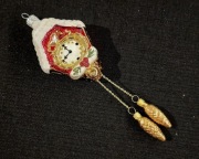 Bombka choinkowa zegar z kukułką i szyszkami szklane bombki 1 szt 