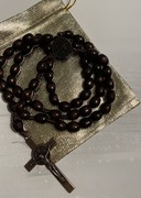 Piękny RÓŻANIEC drewniany z drewna różanego Pamiątka z Watykanu. Lipiec 25.