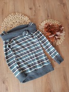 szary ciepły sweterek damski w pasy paski z półgolfem odkryte ramiona długi