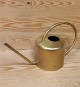 Mosiężna metalowa konewka vintage