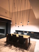 designerska lampa wisząca do wysokich pomieszczeń strop skośny/prosty