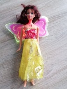 Lalka barbie wróżka ze świecącymi skrzydłami