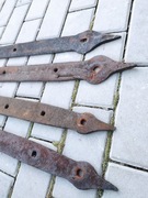 Piękne dwa komplety zawias 