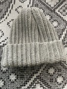 Szydełkowa wełniana czapka