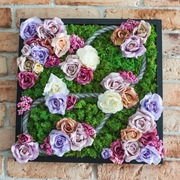 Obraz z naturalnym mchem i kwiatami