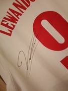 Koszulka z autografem Roberta Lewandowskiego 