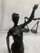 FIGURA Z BRĄZU TEMIDA