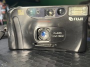 Analogowy aparat fotograficzny Fuji DL-80 + 2 etui