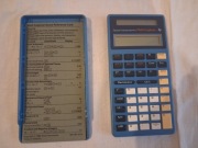 Kalkulator inżynierski TEXAS INSTRUMENTS z ogniwem fotowoltaicznym z PRL