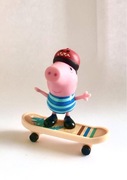 Świnka Peppa Peppa Pig George na deskorolce figurka