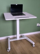 Biurko mobilne na kółkach, stolik pod laptopa, regulacja wysokości, białe