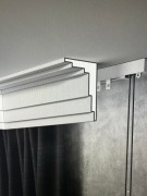 Sztukateria po remoncie, maskownica karnisza i listwy wewnętrzne