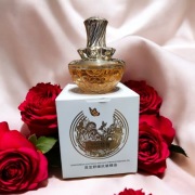 Ganoderma Luksusowy Olejek Eteryczny Łagodzący i Przeciwzmarszczkowy 