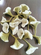 Kwiaty z filcu - łańcuch z 19 kwiatów