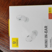 Baseus Białe Słuchawki Bezprzewodowe Dokanałowe Bowie WM01 Bluetooth 5.3