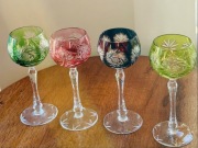 Kieliszki kryształowe do wina.