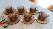6 filiżanek z podstawkami