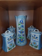 Wykopki strychowe Wazon Lubiana oraz cztery pojemniki zabytek z PRL