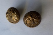 XIXw. 2 x Guziki  mosięzne-pocztowy z trąbką i koroną.Listonosz.Poczta
