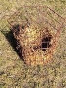 METALOWY KOSZ NA BUTLE DO WINA 40l