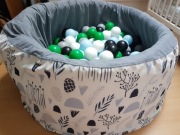 Basen suchy z piłkami