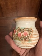 wazon z kwiatkami 75mm LINDA SMITH POTTERY artyska od kotków