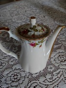 Porcelanowy Imbryk do kawy herbaty Chodzież Iwona złota róża