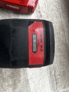HILTI ładowarka z baterią