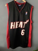 Koszulka sportowa LeBron James z Miami Heat numer 6.