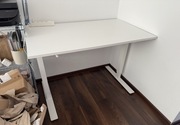 Biurko ikea trotten z regulacją wysokości