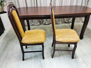 Solidny stół jadalny z krzesłami