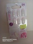 Sztuczne białe paznokcie