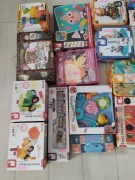 Zabawki dla młodszych dzieci- Janod, Goki, Plus Plus...- ponad 200 sztuk.