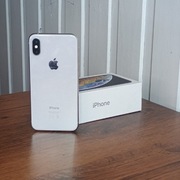 Sprawny iPhone X 79% kondycja baterii 