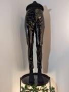 Czarne lakierowane spodnie winylowe wysoki stan EU