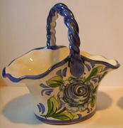 Ozdoba ceramiczny koszyk z motywem kwiatowym Włochy 1