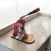 Metalowa praska do buttonów, lusterek, otwieraczy do butelek