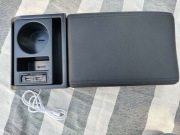 Nowy podłokietnik nie używany uniwersalny z portami USB skórzany 