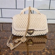 Elegancka,  wieczorowa torebka damska w kolorze ecru 