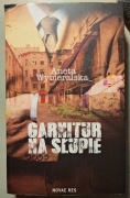 Anetka Wybieralska Garnitur Na Słupie