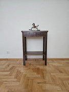 Stolik pomocnik niciak