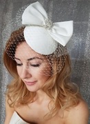 Toczek z woalką, woalka biała, fascynator biały