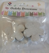 Kwiatki bielone drewniane 