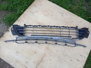 kratka zderzaka przód srebrna środkowa Peugeot 207 lift 2010 9688092577
