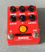 Efekt gitarowy Okko Basstard najlepszy przester pod gitarę i bas