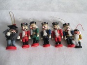 OZDOBY   CHOINKOWE   DREWNIANE DZIADKI DO ORZECHÓW   7 SZTUK "