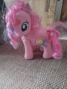 figurka Pinkie Pie z serii My Little Pony.