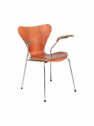 Krzesła Teak 3107 seria 7 marka Fritz Hansen 