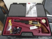 Rewolwer czarnoprochowy Remington Pietta 1858 grawer